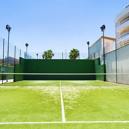 2 Bd Pool Padel Denia